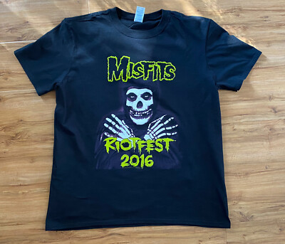 Misfits Riotfest Chicago 2016 Black T-Shirt Size Large New Reunion Show Rock Tee