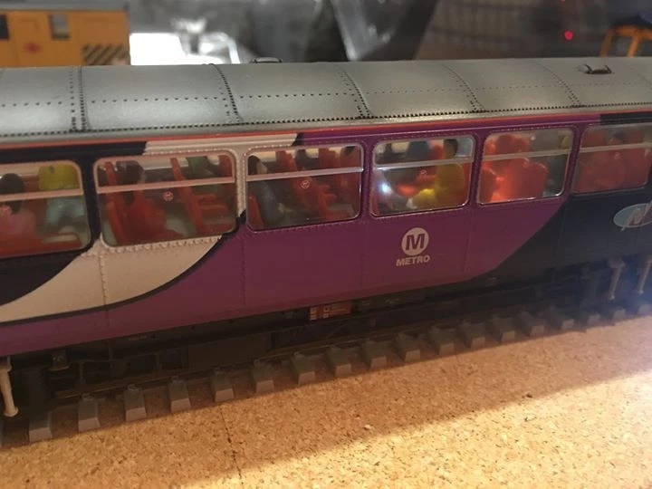 UK 100x Sitting Figures Passengers for inside train/car/bus - for Hornby OO HO - Image 2 of 4