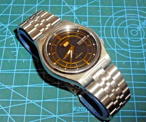 Vintage Men's Seiko 5 Automatic Day & Date Watch Model 7009-3170 Working