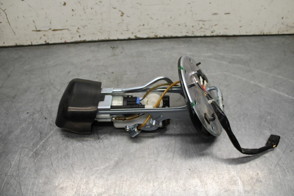 14 BOMBA DE GAS COMBUSTIBLE HONDA CTX1300A BB732 Foto 3 de 4