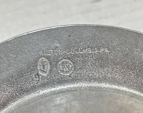 Vintage Wilton Armetale Pewter Wine Bottle holder, USA, “Dinner W/O Wine”, 6.5" - Picture 4 of 5