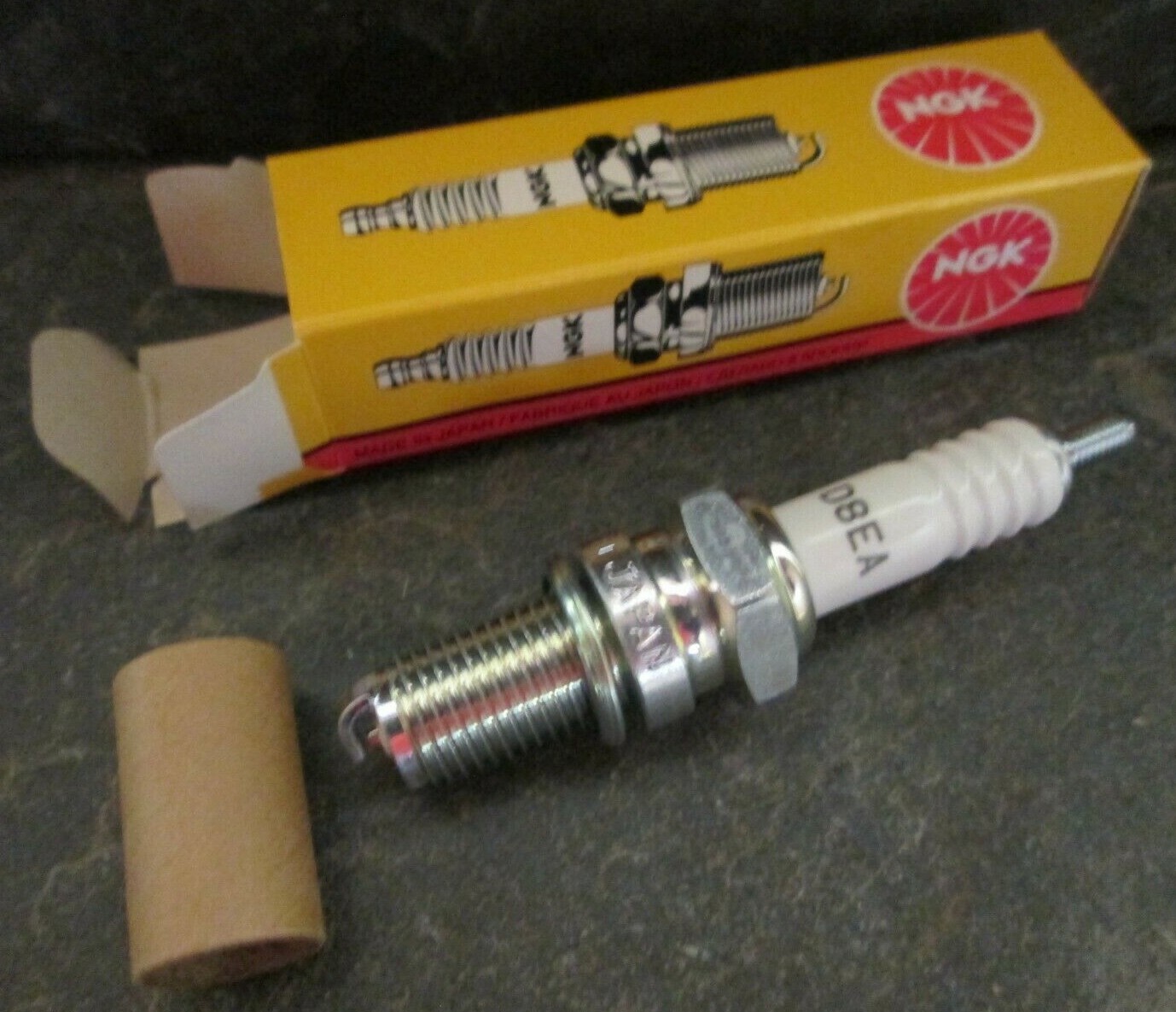 NGK Lot Of 10 Spark Plugs D8EA 2120 Threaded Stud