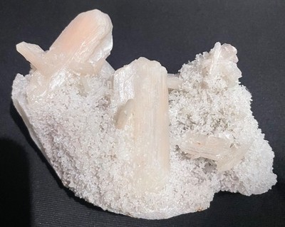 Stilbite in quartz clusters stunning specimens 345 gr