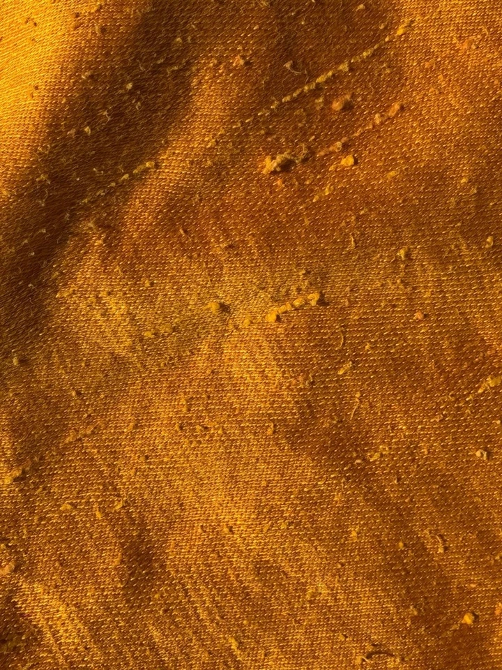 Tapicería de tela con respaldo de lino/algodón de seda cruda azafrán dorado $30 por yarda Foto 2 de 3