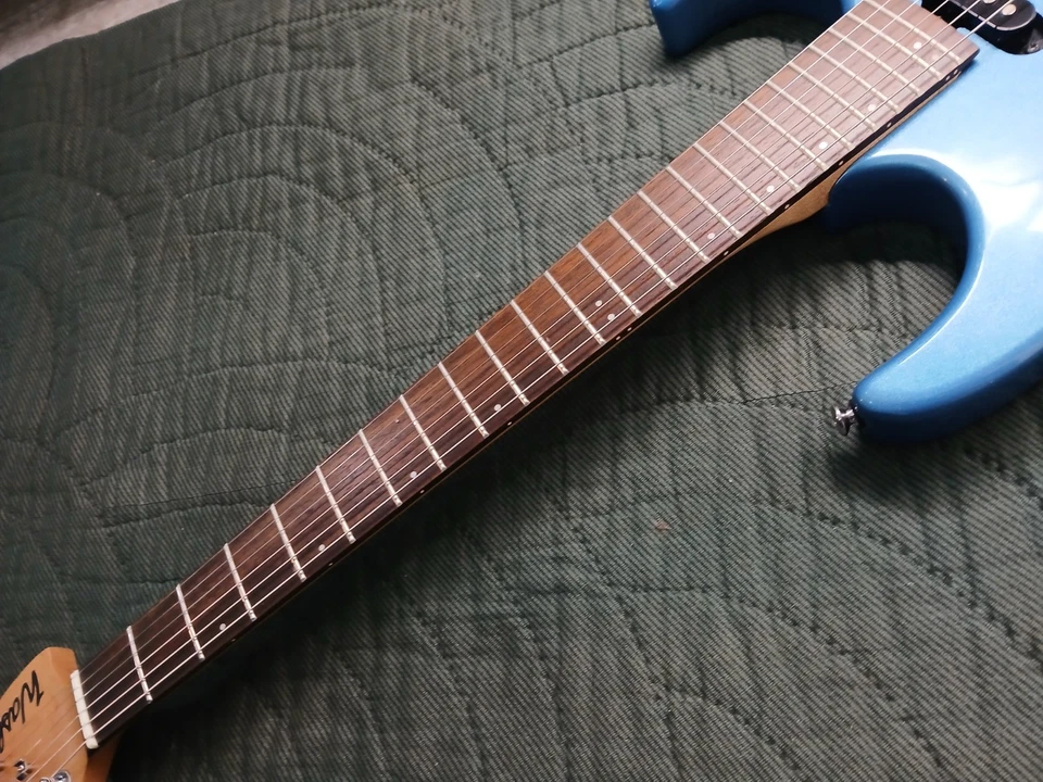 Washburn X Series PRO - Super Strat Style Elect. Guitar - In Metalic Blue w/ Bag - Image 4 of 4