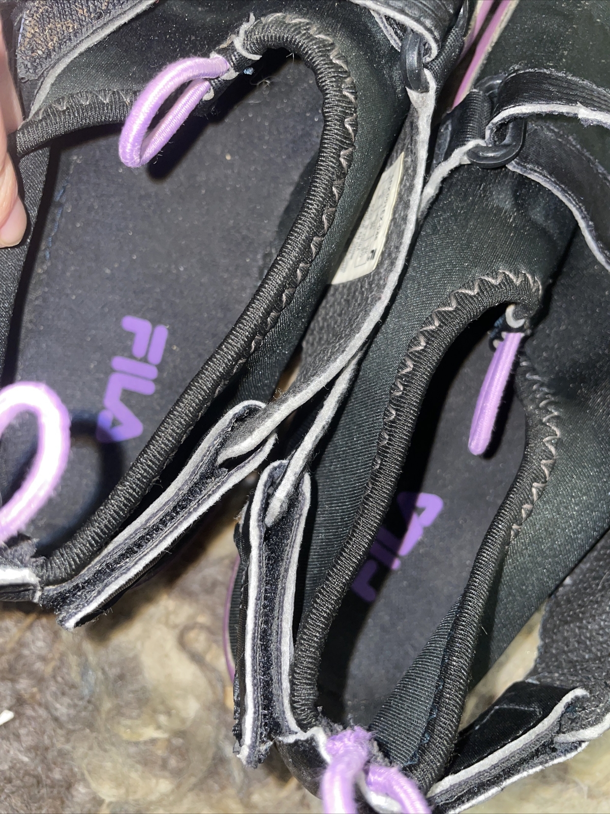 skele toes water shoes