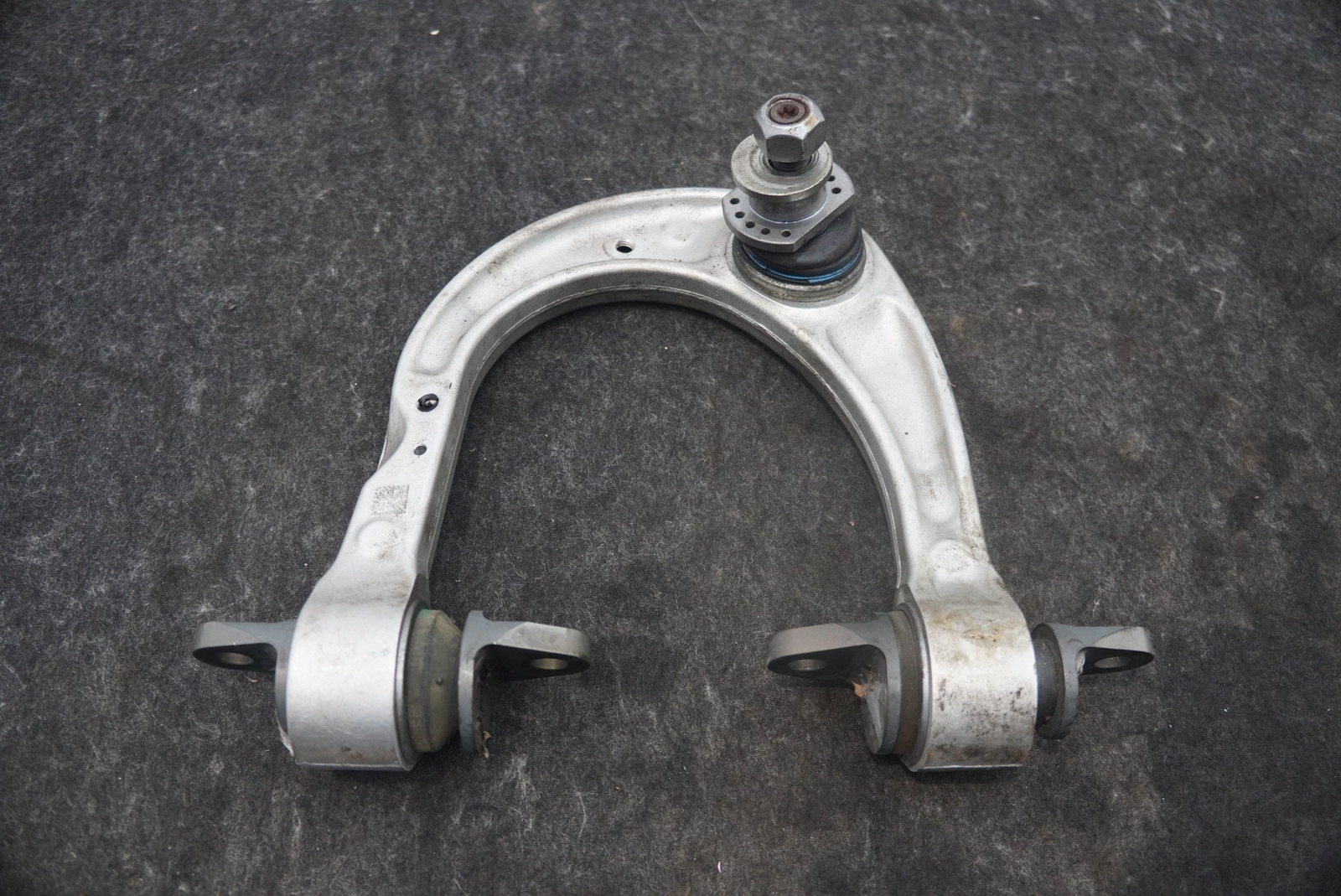 Front Suspension Left Upper Control Arm Wishbone 14B0590CP OEM McLaren 720S 2020