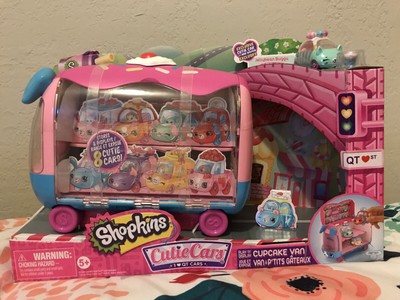 shopkins cutie cars cupcake van