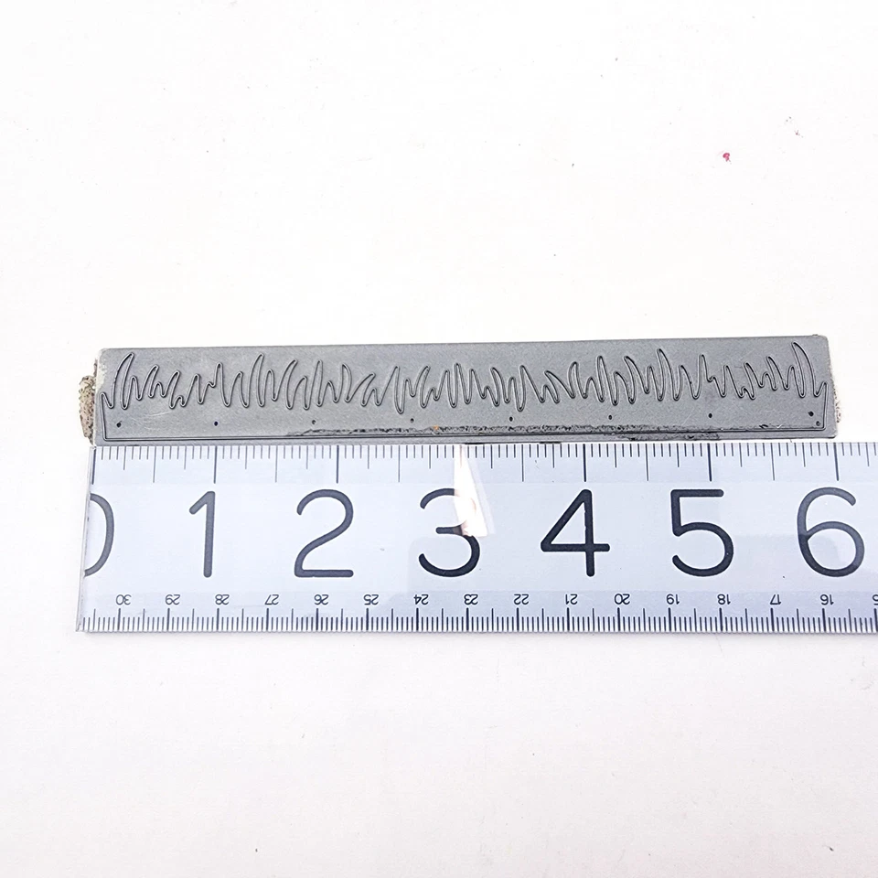 Troquel de corte de metal Impression Obsession borde de hierba y mis cosas favoritas hierba Foto 4 de 4