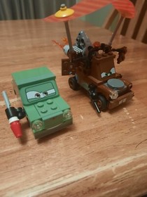 LEGO Disney's Cars: Agent Mater's Escape (9483) missing camera