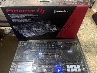 Pioneer DDJ 1000 Rekordbox Cntrlr w/original Box decksaver cover and cables