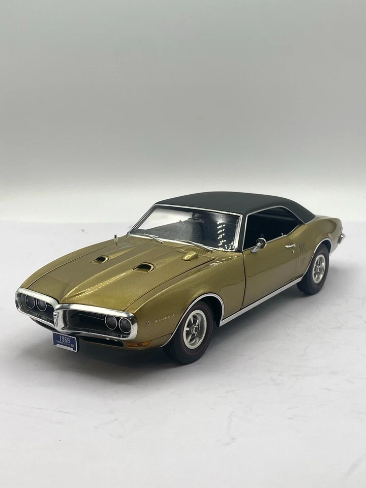Danbury Mint 1968 Pontiac Firebird 400 Coupe 1:18 Scale Diecast Model Car Gold - Image 2 of 4
