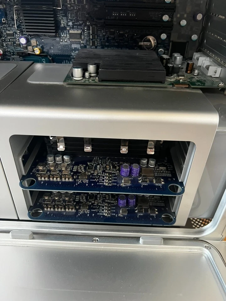 Apple Mac Pro1,1 A1186 2x Intel Dual Core Xeon 2.66 GHz, 2GB Ram No HDD - Image 4 of 4