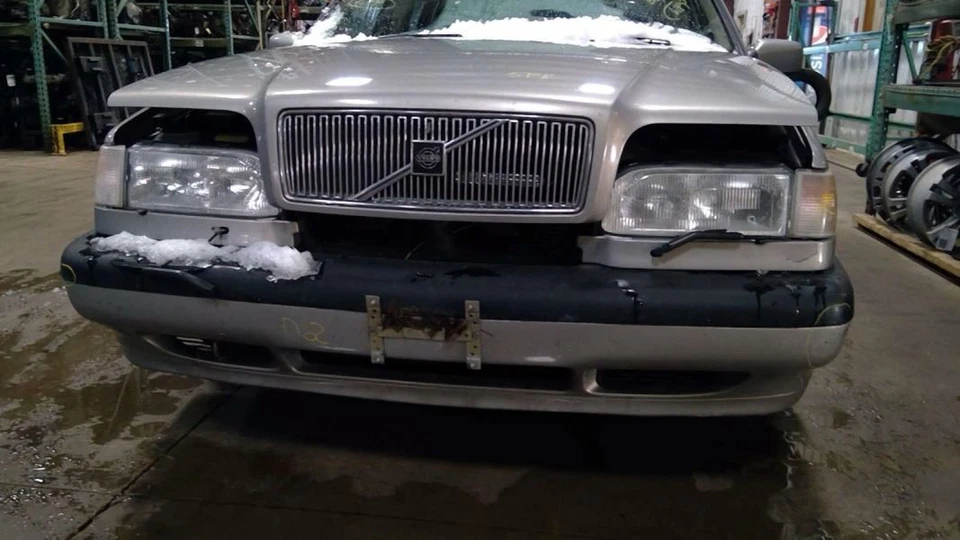 Radiator Excluding Turbo 4 Valve Fits 93-97 VOLVO 850 4073113 - Image 2 of 4