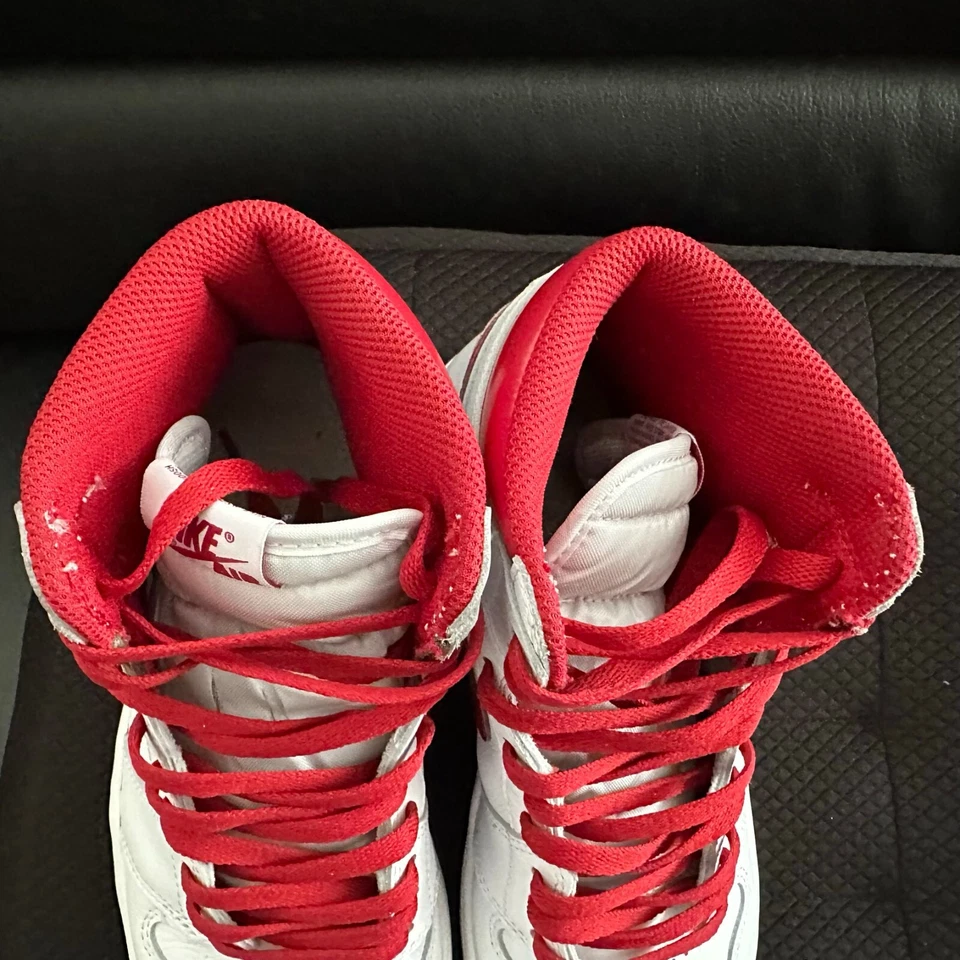 Jordan 1 Retro Metallic Red (2017) Gr 41 - 555088-103 - EU41 - US8, Foto 4 von 5