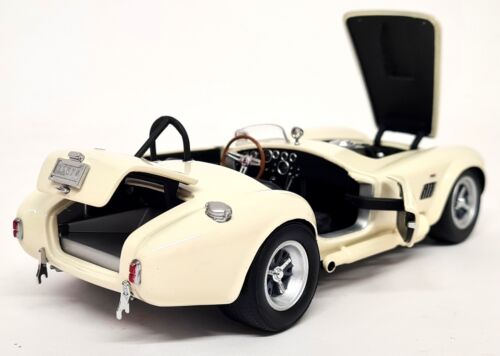 Icons Inc 1/24 Shelby Cobra 427 S/C 1965 Elvis Presley Spinout Scale Model Car - Bild 9 von 19