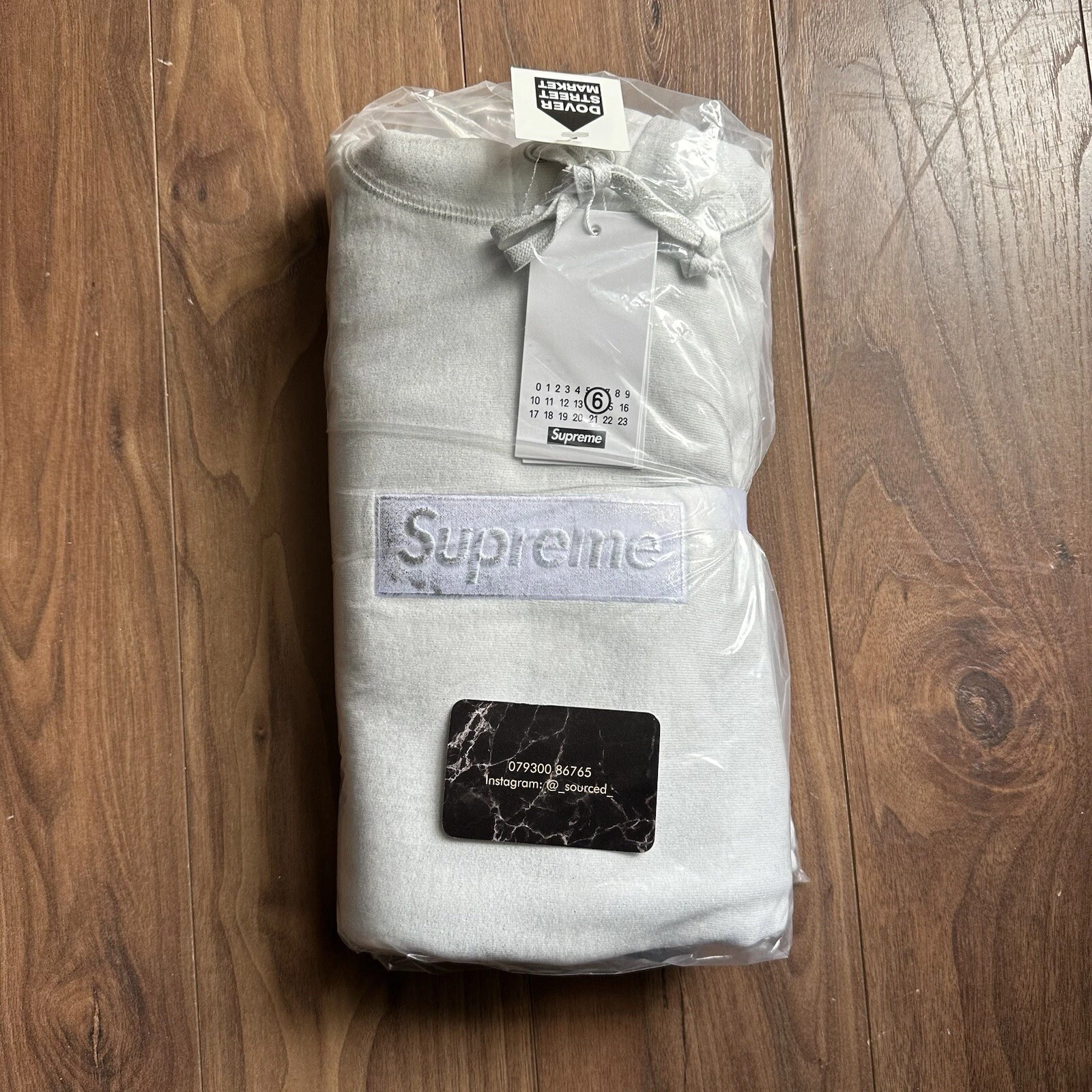 Sweat shirt à capuche Supreme Margiela Foil Box logo blanc grand neuf non porté 
