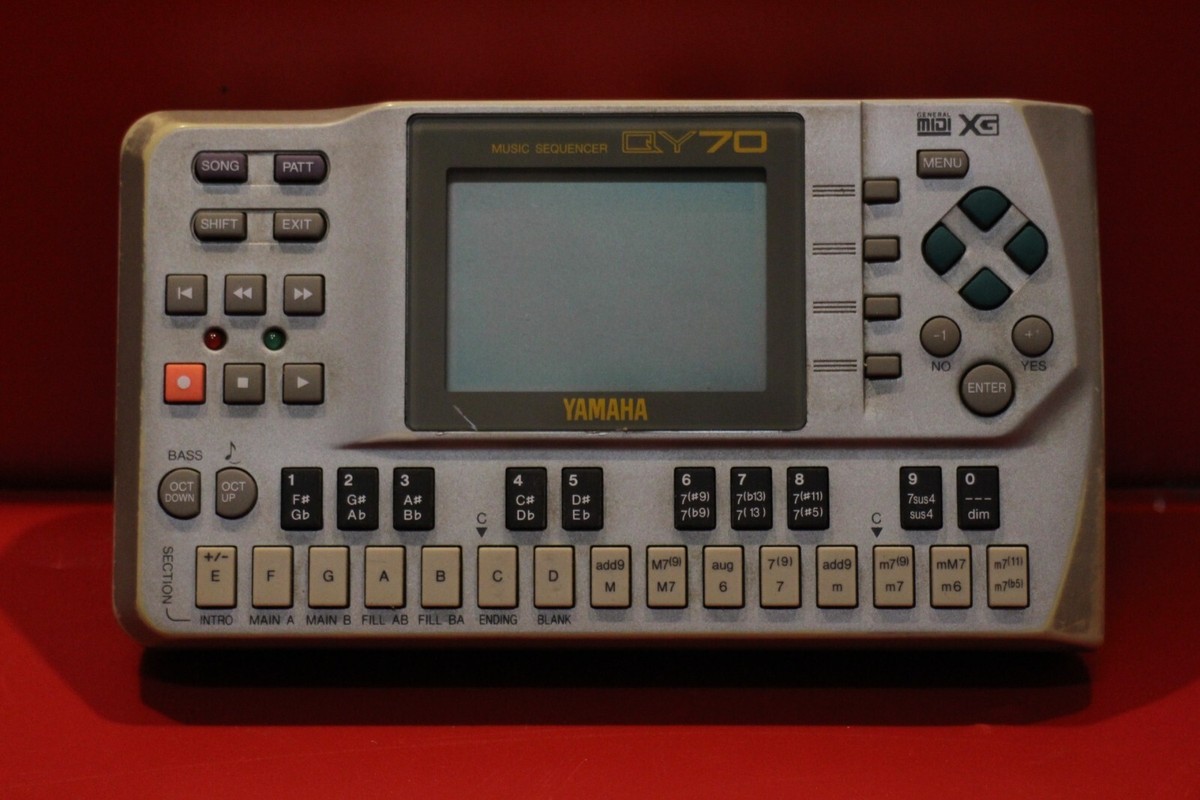 USED YAMAHA QY-70 QY 70 Music Sequencer Rhythm Machine U2010