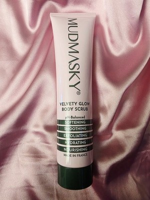 MUDMASKY Velvety Glow Body Scrub pH Balanced Exfoliating Hydrating 180ml