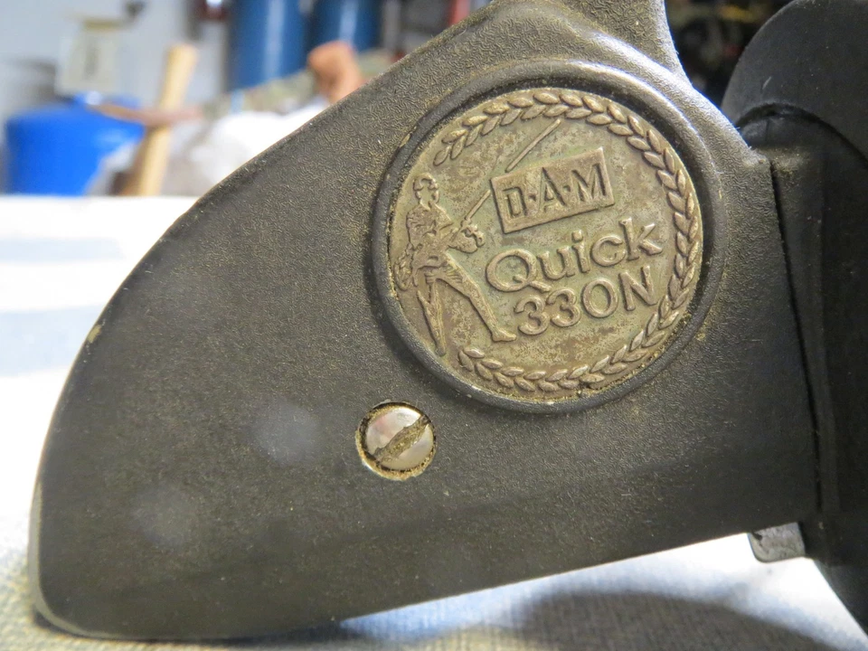 Molinete giratório vintage DAM Quick 330N feito na Alemanha Ocidental - Imagem 4 de 4