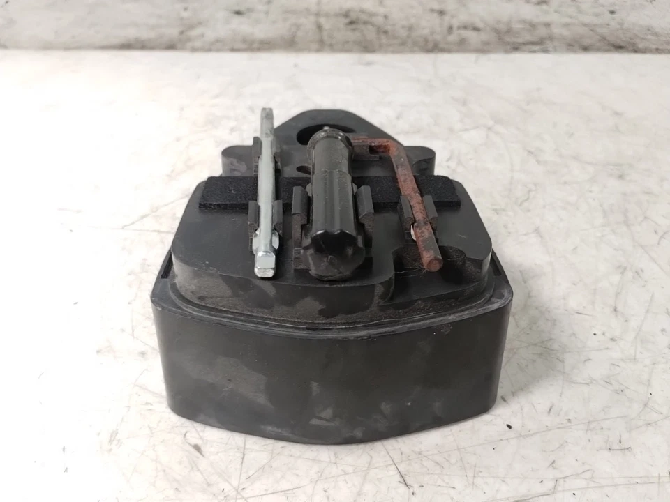 2010 Honda Sabre VT1300 CS Ignition Switch Tool Case Mount 35112-MFR-670 - Image 4 of 4