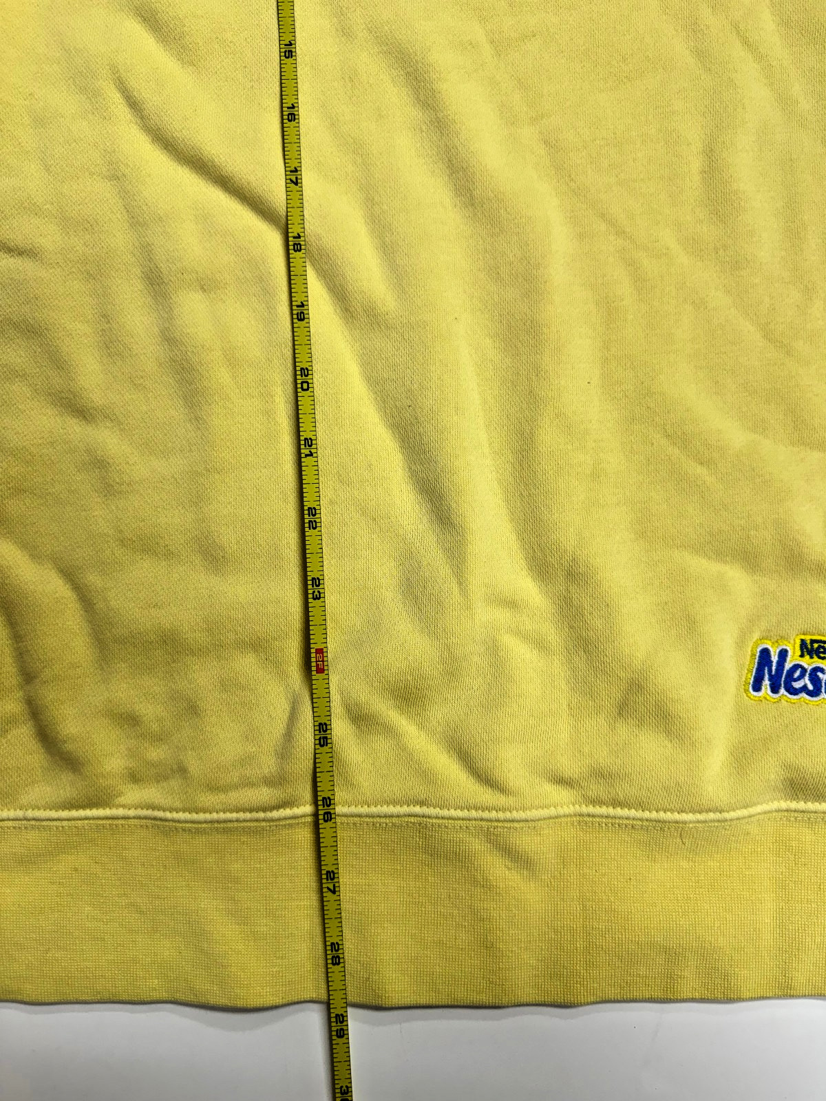 Nestle Nesquik Rabbit Yellow Sweatshirt Sweater Chocolate Milk Collectors Sz XL