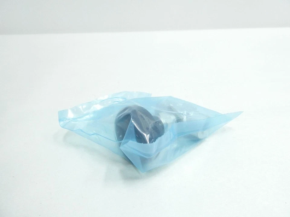 Box Of 2 Swagelok S-1VF4 Manual Steel Needle Valve 3000psi 1/4in Npt - Image 4 of 4