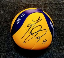 Japan men's volleyball player Yuki Ishikawa takahashi ran autographed ball