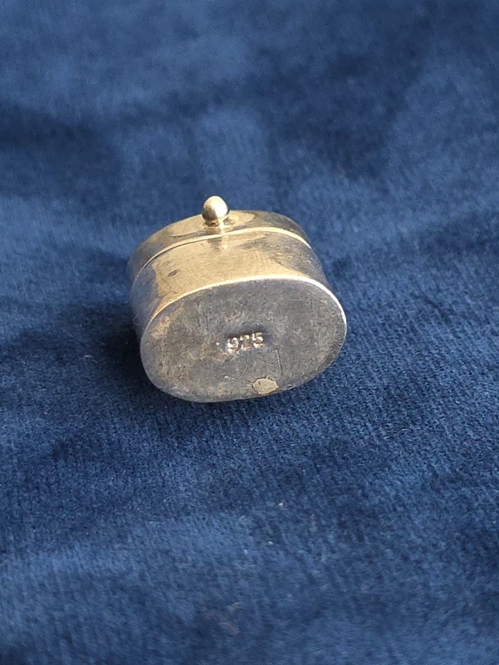 Vintage Turquoise Sterling Silver Oval Trinket Pill Box - Image 4 of 4