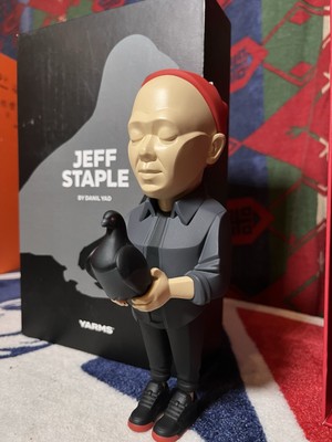  JEFF STAPLE  VINYL  ART TOY BY DANIL YAD x MIGHTY JAXX 
