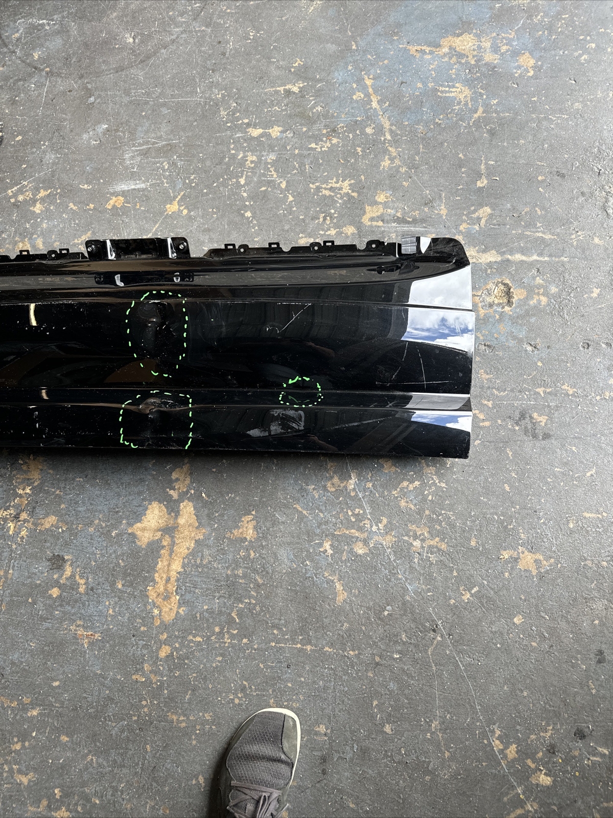 2018-2020 Rolls Royce Cullinan RR31 Trunk lid bottom Cover Panel Damaged