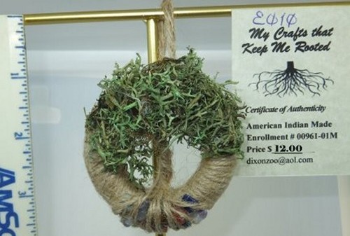2 1/2" Wreath with Tree of Life - Picture 2 of 2