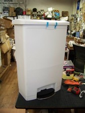 Rubbermaid Plastic Step-On Container Front Step White 24 Gallon 1883561 New