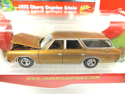 JOHNNY LIGHTNING - THOSE 70S CARS - 1973 CHEVROLET CAPRICE ESTATE STATION WAGON