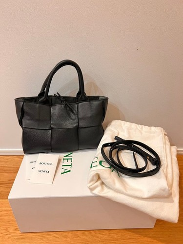 Bottega Veneta The Arco Small Black Leather Tote Bag Auth w/ Box Dust bag strap