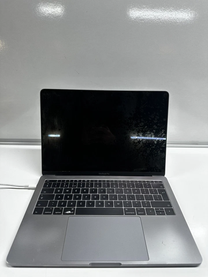 Apple MacBook Pro I5-7th 2.3ghz 13in 2017 128gb SSD 8gb RAM - Image 2 of 4