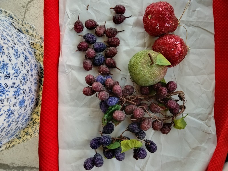 VINTAGE SUGARED & BEADED FRUIT
