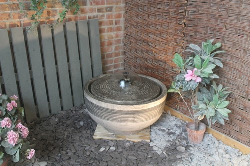 LARGE STONE NIAGARA WATER FOUNTAIN GARDEN ORNAMENT PATIO SELF CONTAINED FEATURE - Picture 4 of 9