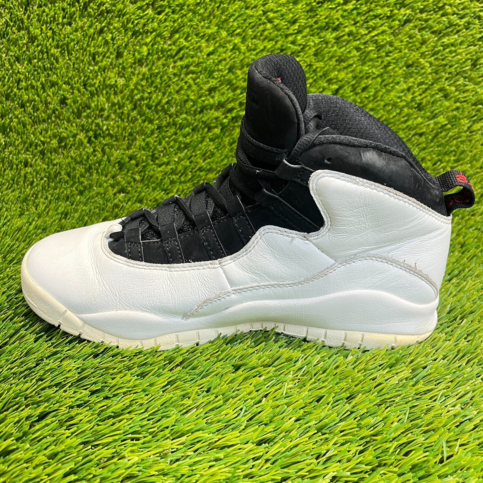 Nike Air Jordan 10 Retro I'm Back Boys Size 7Y White Basketball Shoes Sneakers thumbnail 3