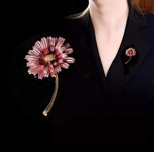 BROOCH Trendy Enamel Pink Daisy Flower Brooch - MOTHERS DAY GIFT - Picture 2 of 6