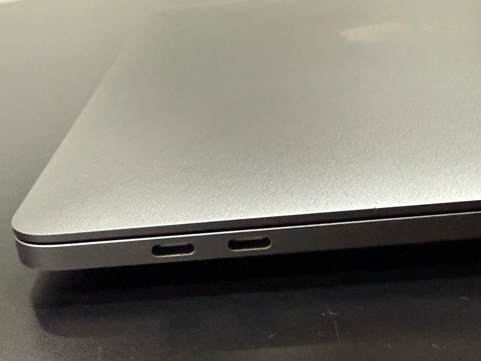 Apple MacBook Pro 13" M1 · 16GB · 1TB, foto 4 di 5