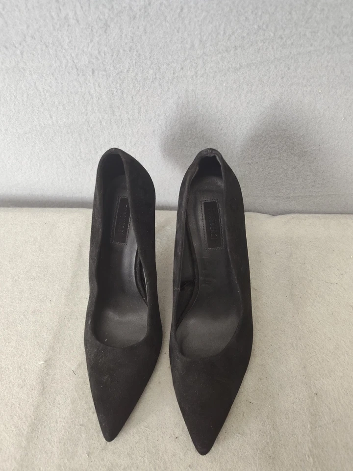 Zapatos de salón Forever 21 para mujer talla 7,5 negros gamuza punta tacón alto clásicos Foto 3 de 4