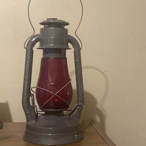 VINTAGE Dietz Blizzard NO. 2 RED GLOBE Kerosene Barn Train Lantern 