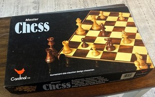 Master Chess Set Game by Cardinal Tournament Size Staunton Design