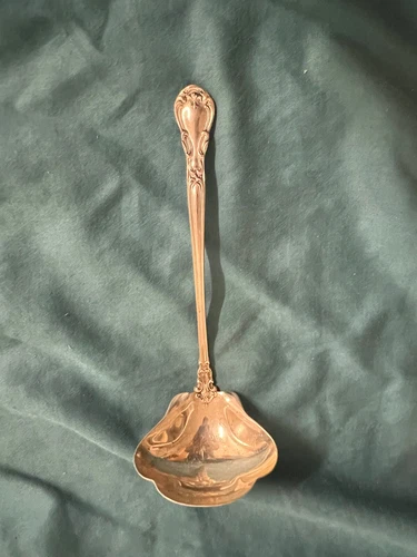 Vintage 5 7/8” Sterling Silver Sauce Ladle  Pat 1895 Gorham Chantilly Pattern.