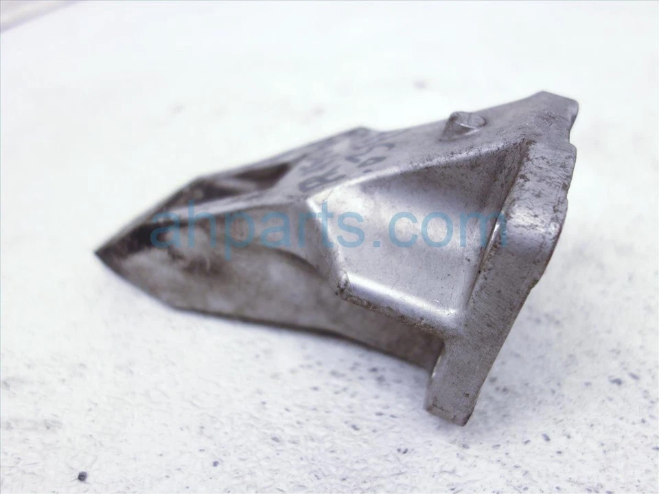 97 98 99 00 01 Infiniti Q45 Soporte de montaje de motor de pasajeros 11232-6P000 Foto 2 de 4