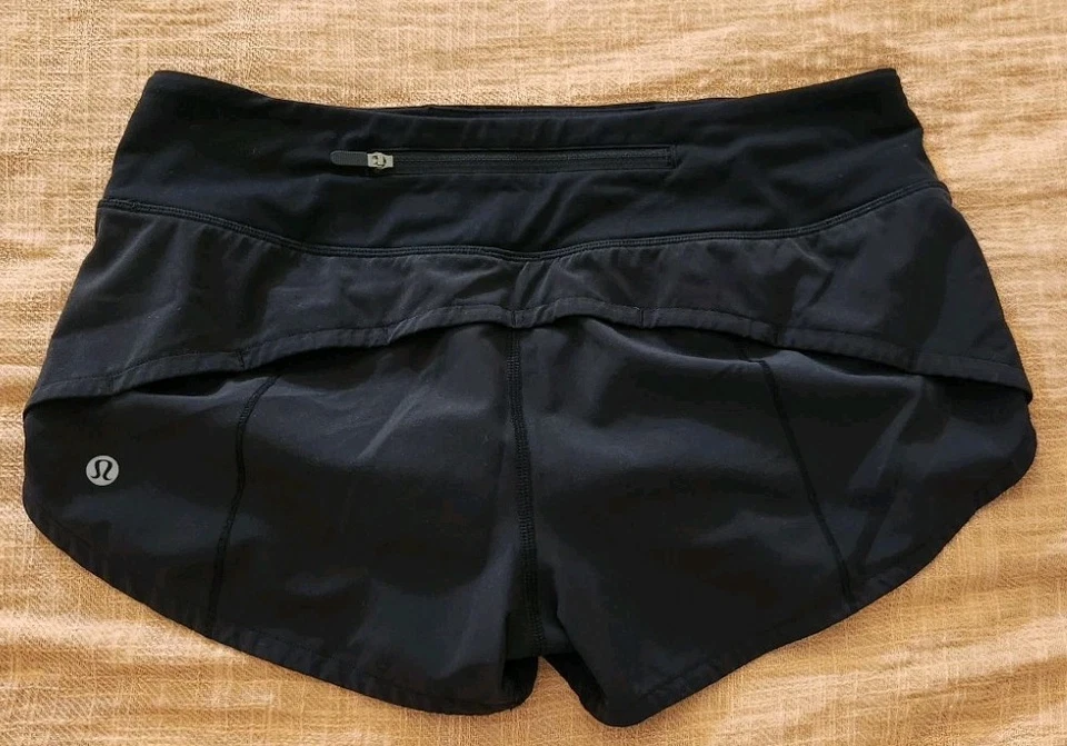 Pantalón Corto Lululemon Speed Up Tiro Bajo Forrado 2.5 en Negro! Talla 4 Foto 2 de 4