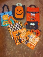 Lot of Halloween Trick or Treat 7pc Bags Z-378 