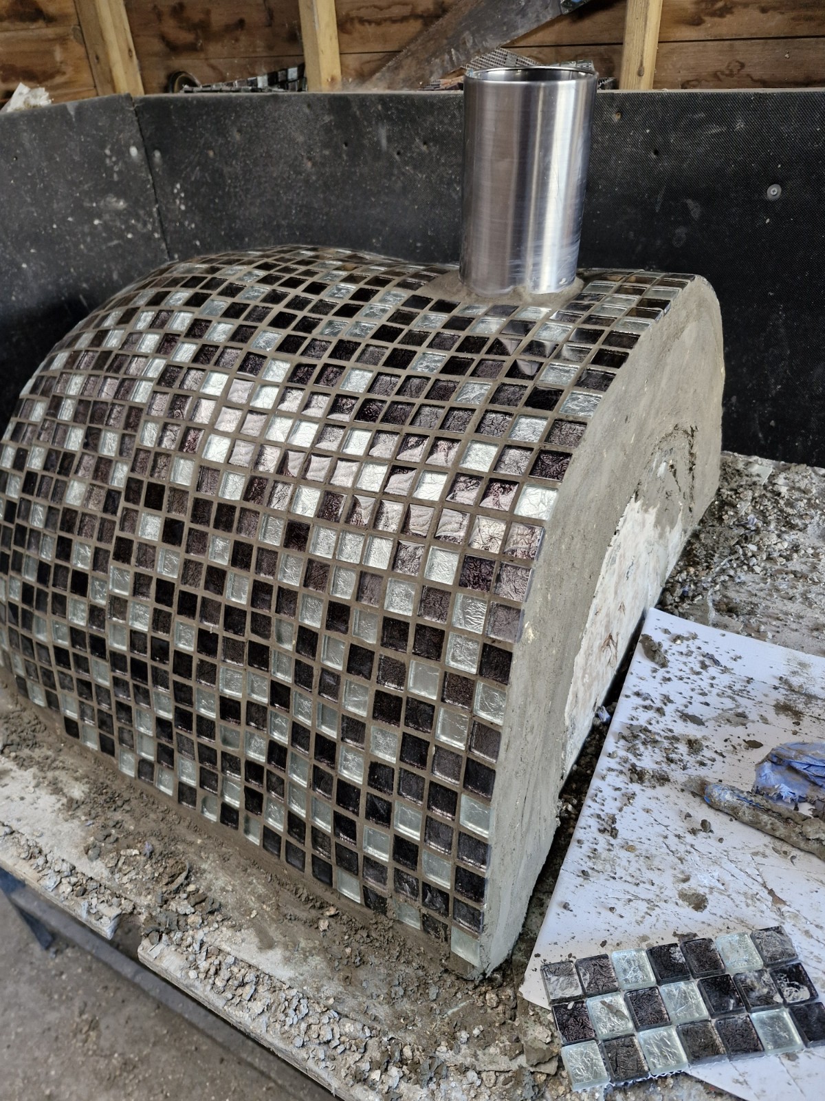 pizza oven + fire bricks base