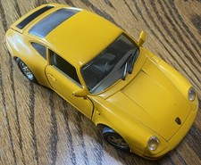 1:24 Scale Yellow Porsche 911